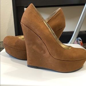 Like new wedges size 5.5
